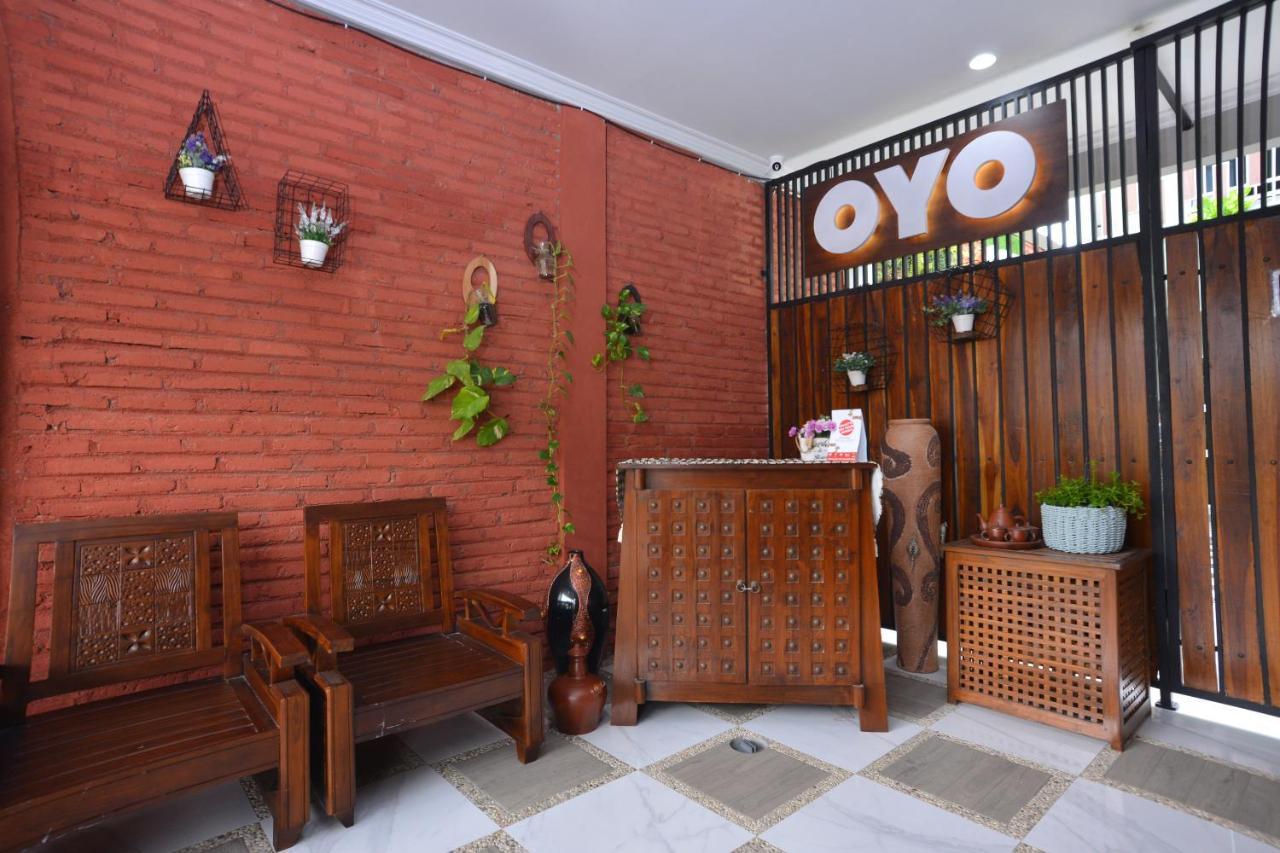 מלון Kejayan Oyo 583 Puri Gejayan Asri Syariah מראה חיצוני תמונה